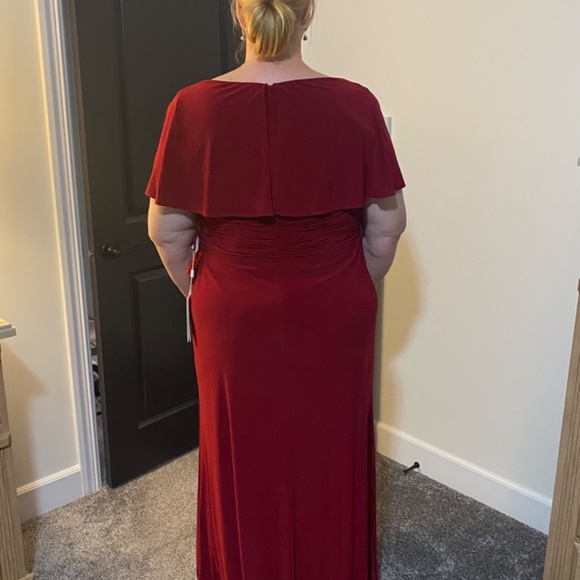 Mac Duggal Plus Size Flutter Sleeve Gown - Picture 4 of 4